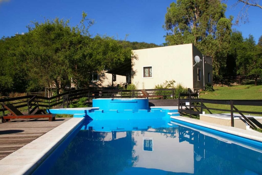 Cabañas ViejaCasa con pileta y jacuzzi en el complejo turístico de Unquillo, Córdoba.